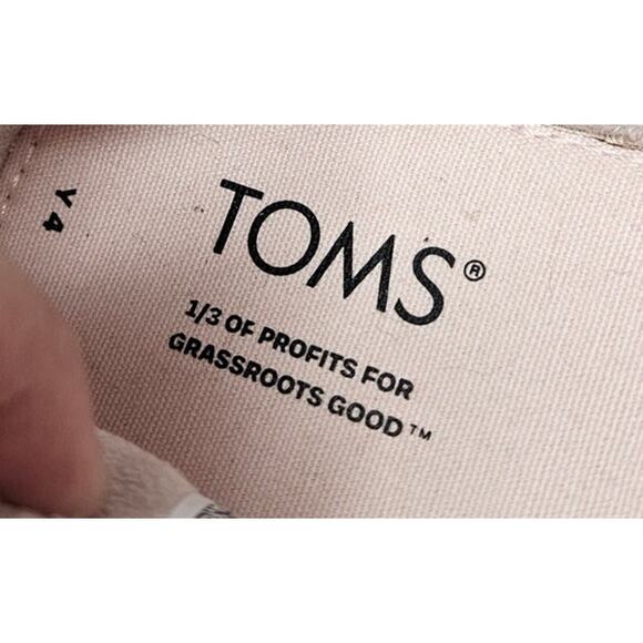 NEW Toms 4 Y Pink Fuzzy Fleece Slip On Flat Back to School Alpargata Casual - Picture 3 of 5